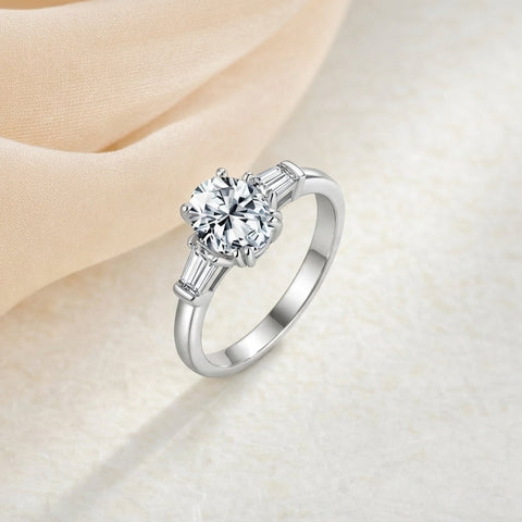 Luxury 1.5CT Oval Moissanite Ring – Diamond-Like Sparkle | 925 Sterling Silver