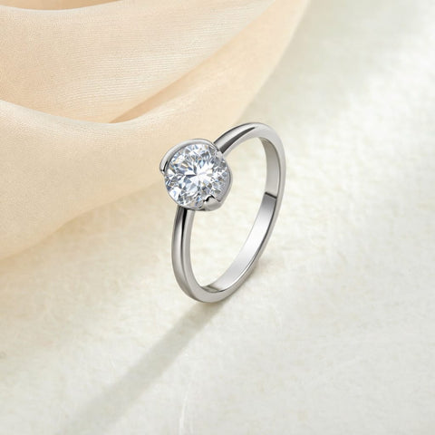 925 Silver Solitaire Moissanite Ring – Amazingly Diamond-Like Sparkle